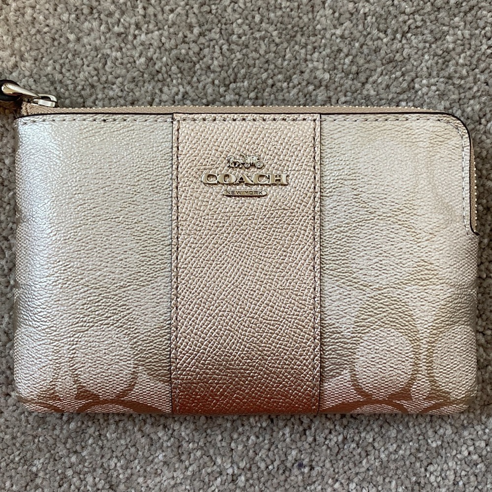 Coach - Boxed Wristlet - Silver/Platinum - NEW - Picture 2 of 7